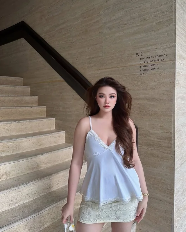Veeraya Brand เดรสสายเดี่ยวลูกไม้สีฟ้าอ่อน Size อก 36 43 thumbnail 3