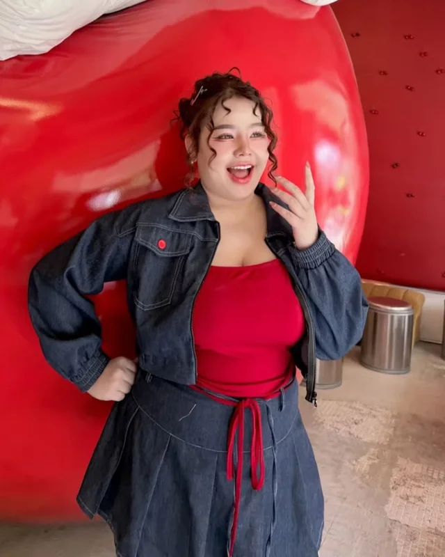 LADYM ชุดเซ็ตแดงยีนส์สุดแซ่บ thumbnail 3