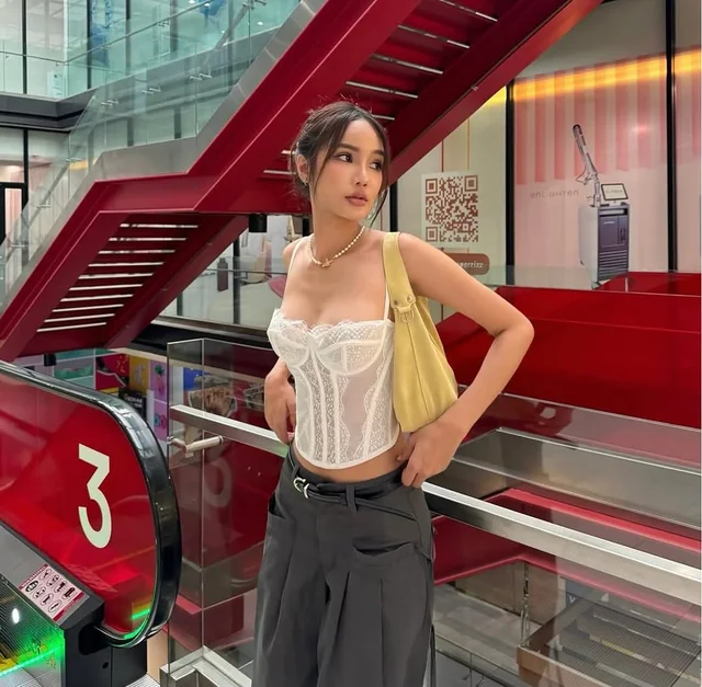 คอร์เซ็ทลูกไม้ White Corset Size S ชุดเวียดนาม