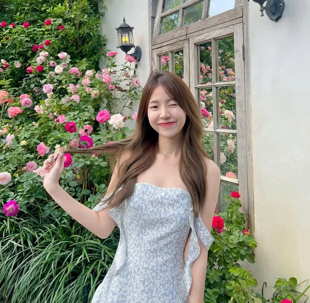 Fallinrose ชุดเดรสสั้นลายดอกไม้ ชุดเวียดนาม thumbnail 3