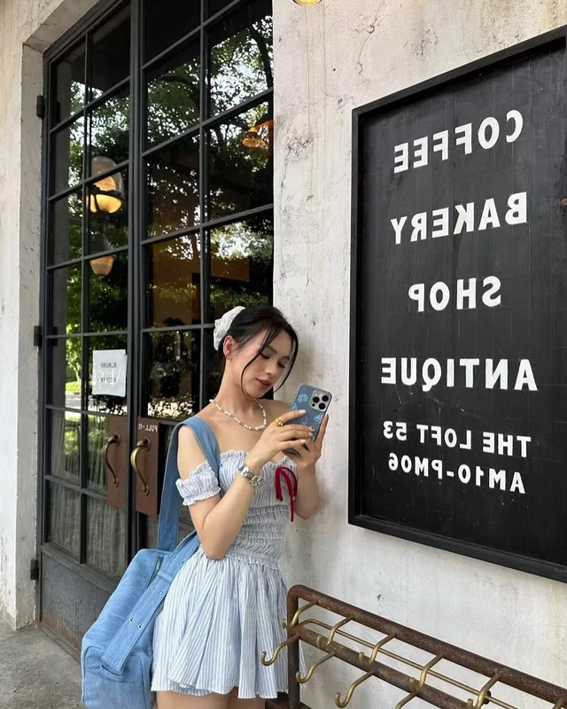 เดรสสั้นลายทางสีฟ้า ขาว thumbnail 3