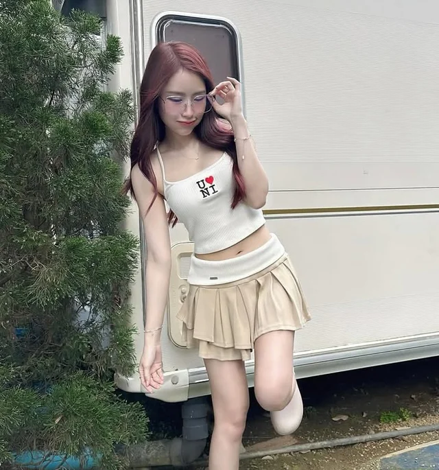 ชุดเซ็ต UNI TOP TWICE SKIRT Free Size thumbnail 3