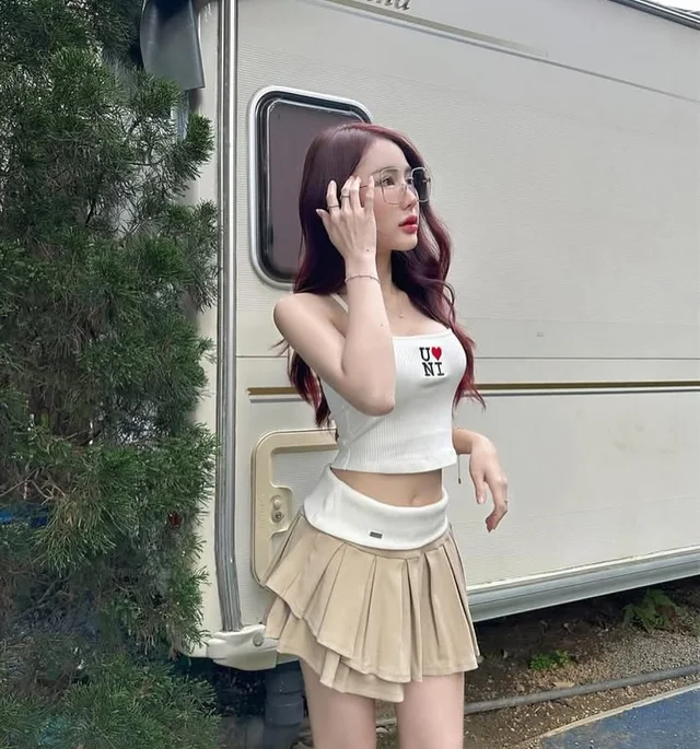 ชุดเซ็ต UNI TOP TWICE SKIRT Free Size thumbnail 2
