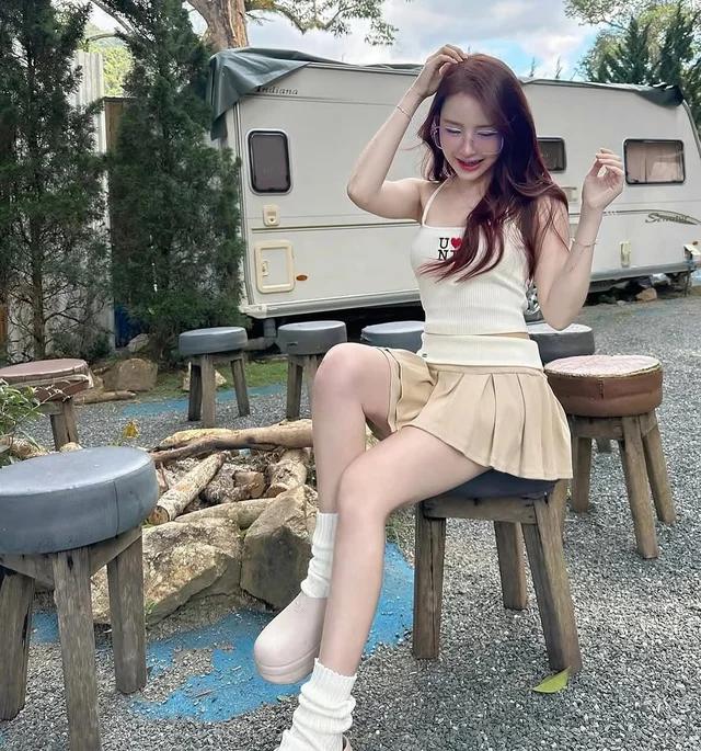 ชุดเซ็ต UNI TOP TWICE SKIRT Free Size thumbnail 4