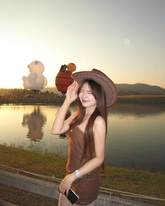 Sister rrr เกาะอกและกระโปรงสั้นสีน้ำตาล ชุดเวียดนาม thumbnail 3