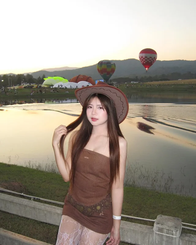 Sister rrr เกาะอกและกระโปรงสั้นสีน้ำตาล ชุดเวียดนาม 1