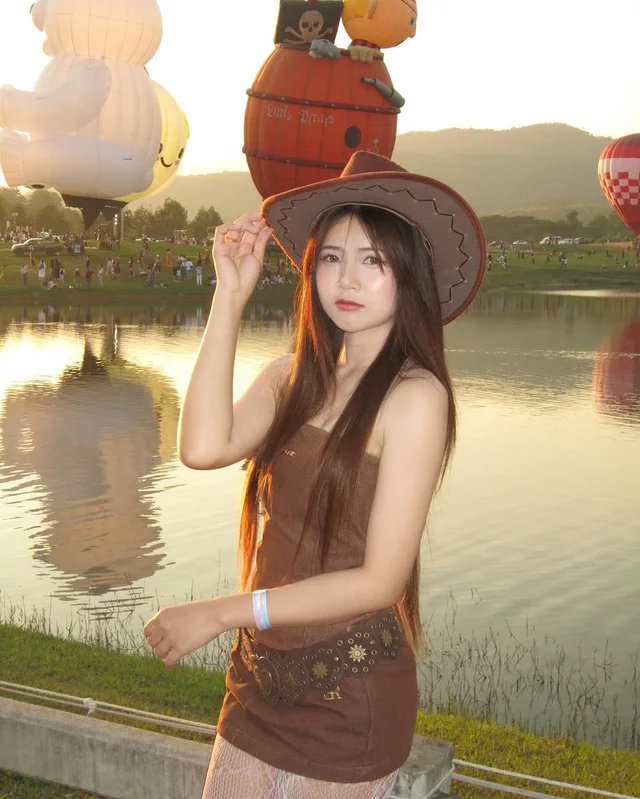 Sister rrr เกาะอกและกระโปรงสั้นสีน้ำตาล ชุดเวียดนาม thumbnail 5