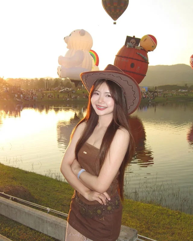 Sister rrr เกาะอกและกระโปรงสั้นสีน้ำตาล ชุดเวียดนาม thumbnail 4