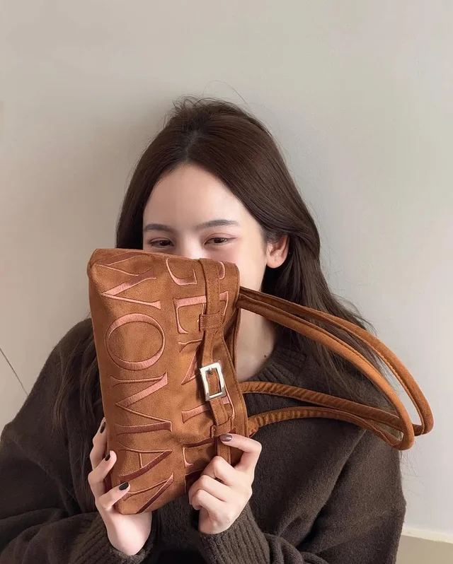 gentlewomanstore Ballerine Brown กระเป๋าสะพายข้าง (alternate)