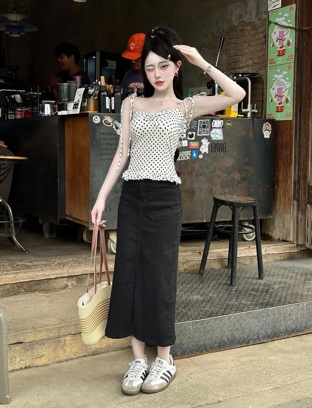 helloyellowland เสื้อคล้องคอลายจุด Freesize