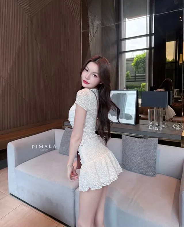 PIMALA เดรสสั้นลูกไม้สีขาว (alternate)