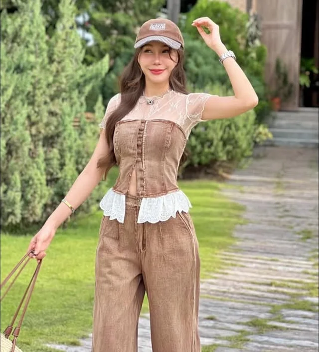 ชุดจั๊มสูทขายาวสีน้ำตาลแต่งระบายลูกไม้พร้อมเสื้อซีทรูแขนสั้น Size XL thumbnail 4