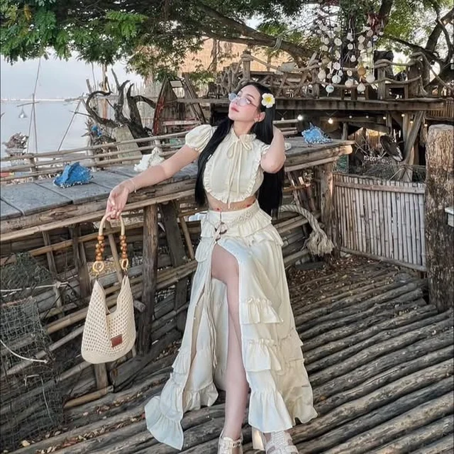 ชุดเซ็ตครอปและกระโปรงยาวระบาย Size M L thumbnail 4