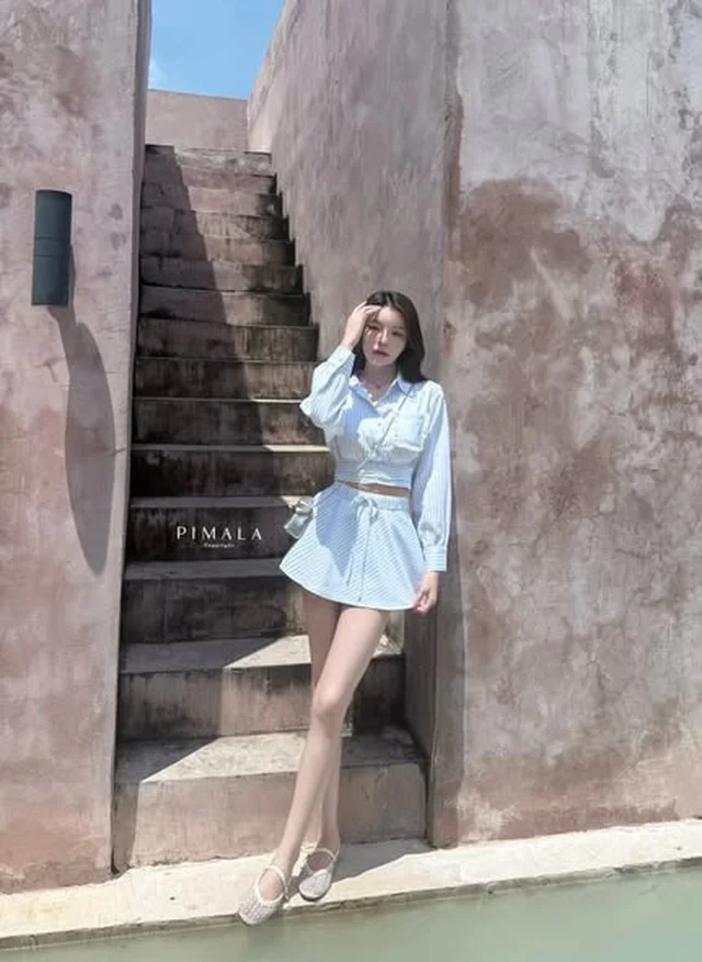 Pimala Brand ชุดเซ็ตเสื้อครอปเชิ้ตลายทางและกระโปรง Size L thumbnail 3