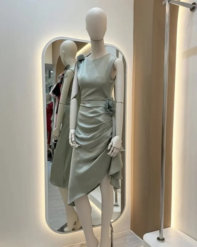 ชุดเดรสยาวออกงานดีไซน์หรู Long Dress (alternate)