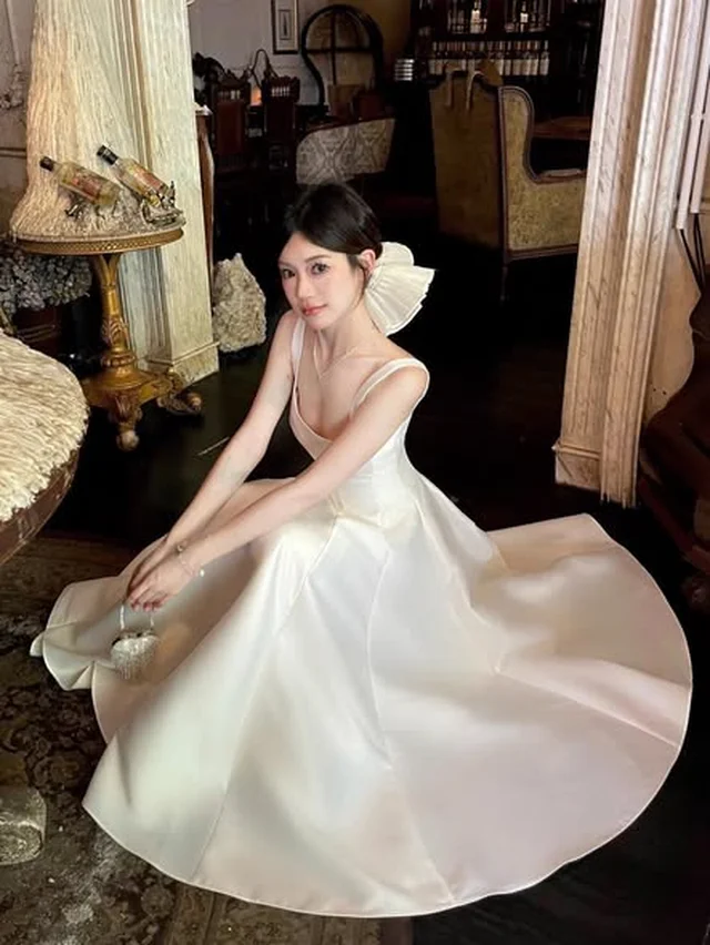ชุดเดรสยาวสีขาวสไตล์เรียบหรู Midi Dress Size M L thumbnail 3