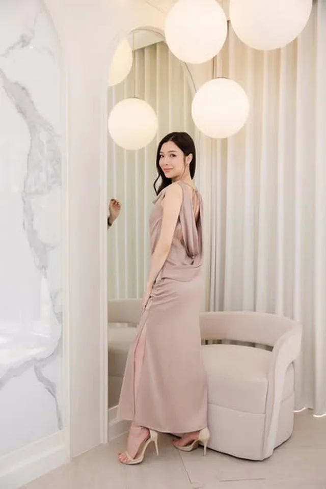 ชุดราตรีสลิปเดรสคอถ่วงหลังเปิด Long Dress thumbnail 3