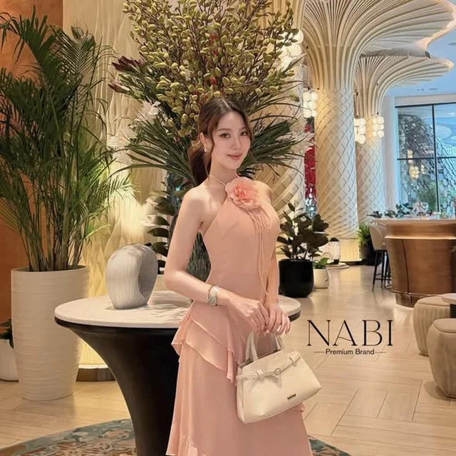 NABI BRAND เดรสยาวออกงานดีไซน์ฮอลเตอร์ thumbnail 4
