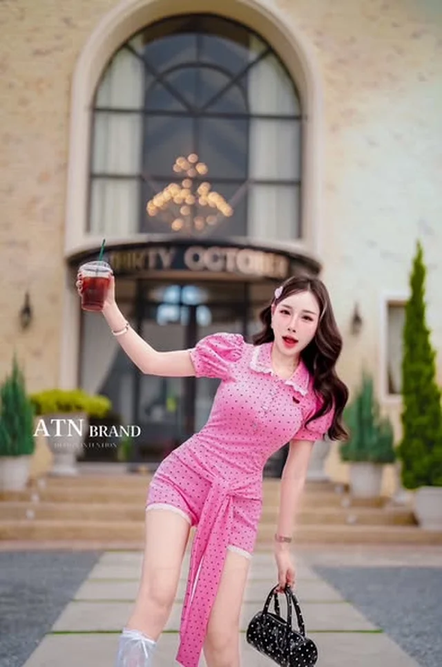 ATN BRAND ชุดจั๊มสูทขาสั้นลายจุดสีชมพู Size L ชุดเวียดนาม thumbnail 3