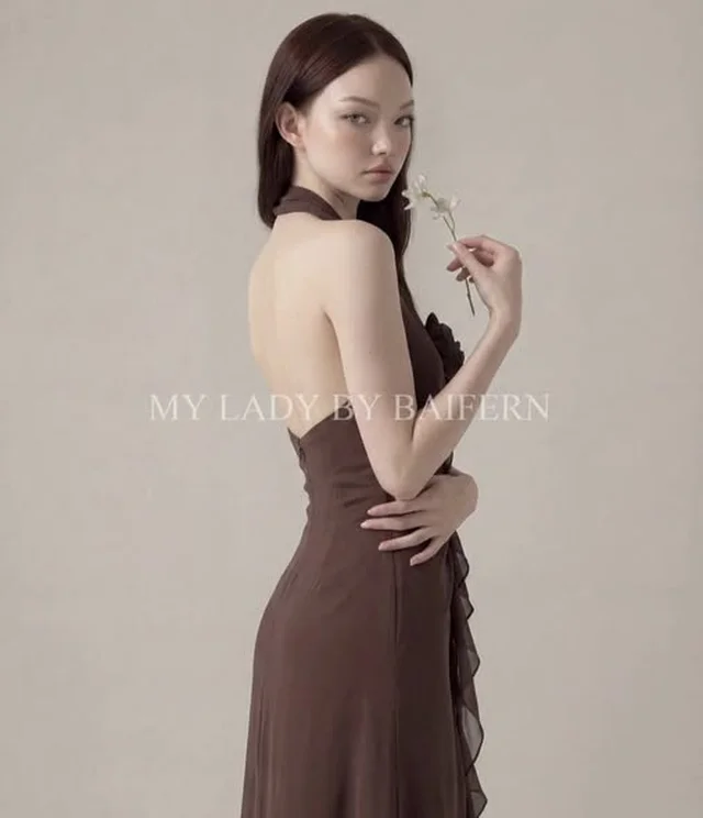 My Lady By Baifern เดรสยาวคล้องคอสีน้ำตาล (alternate)