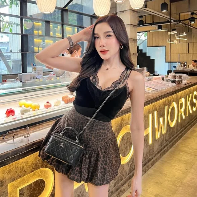 ชุดเซ็ตเสื้อสายเดี่ยวลูกไม้สีดำพร้อมกระโปรงบอลลูนลายเสือดาว Size XXL thumbnail 3