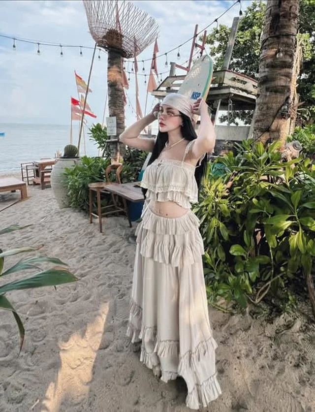 ชุดเซ็ตเสื้อครอปและกระโปรงยาว Style pang Size L thumbnail 4