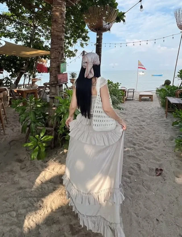 ชุดเซ็ตเสื้อครอปและกระโปรงยาว Style pang Size L thumbnail 3