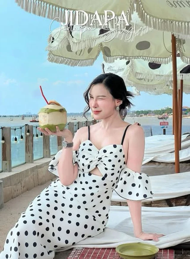 เดรสยาว JIDAPA ลายจุดเปิดไหล่ Size L (alternate)