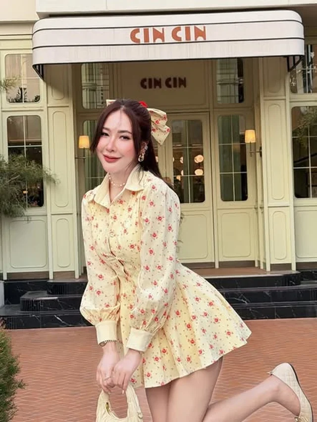 ชุดเดรสสั้นลายดอกไม้สีเหลือง Size L (alternate)