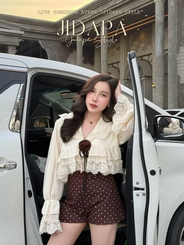 ชุดเซ็ต JIDAPA Style เสื้อระบายลูกไม้และกางเกงขาสั้นลายจุด thumbnail 5