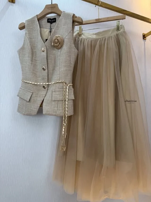 Charissa ชุดเซ็ตเสื้อกั๊กและกระโปรงยาวผ้าตาข่าย thumbnail 4