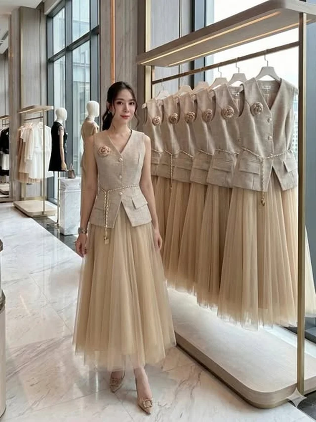 Charissa ชุดเซ็ตเสื้อกั๊กและกระโปรงยาวผ้าตาข่าย thumbnail 3