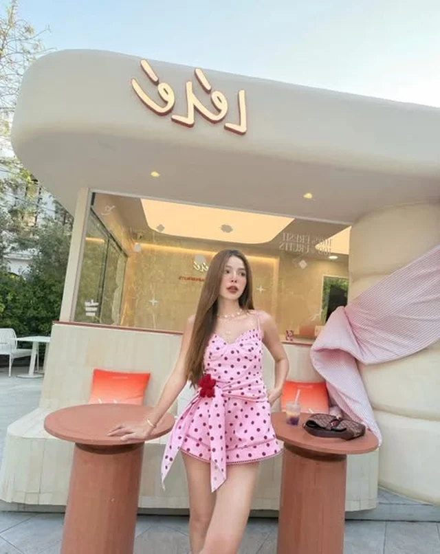 ชุดเดรสสั้นลายจุดสีชมพู Playsuit Size L thumbnail 3