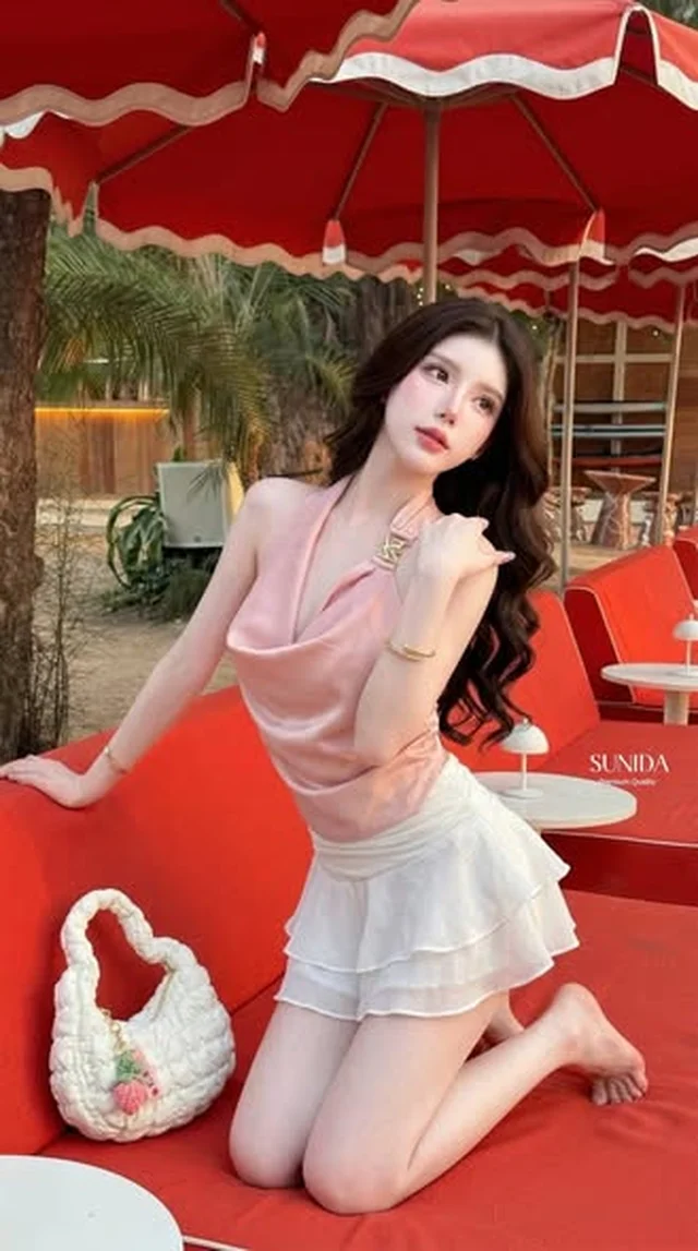 SUNIDA BRAND ชุดเซทเสื้อคอถ่วงซาตินชมพูและกระโปรงขาว Size L (alternate)