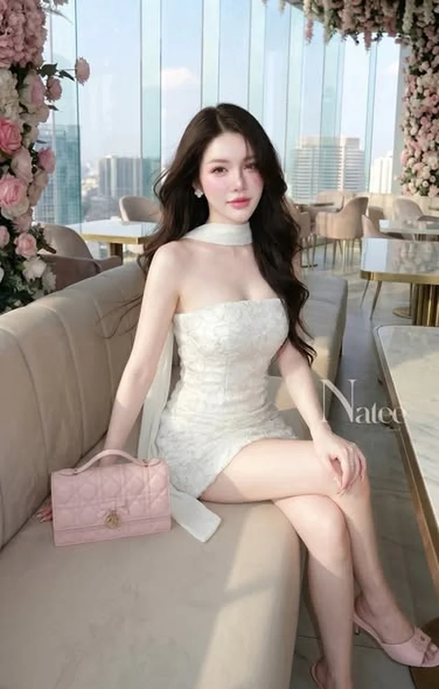 เดรสเกาะอกสั้นสีขาว พร้อมผ้าคล้องคอ Natee thumbnail 3