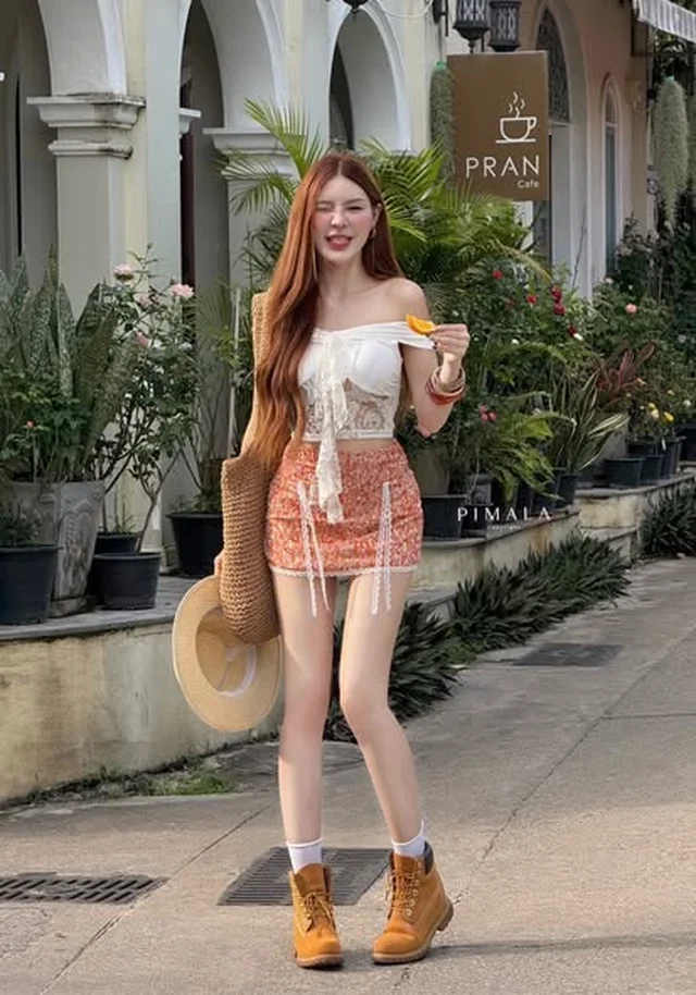 ชุดเซ็ตเสื้อเปิดไหล่ลูกไม้ กระโปรงสั้น Size L thumbnail 4