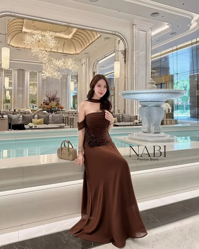 NABI เดรสยาวเกาะอก สีน้ำตาล thumbnail 4