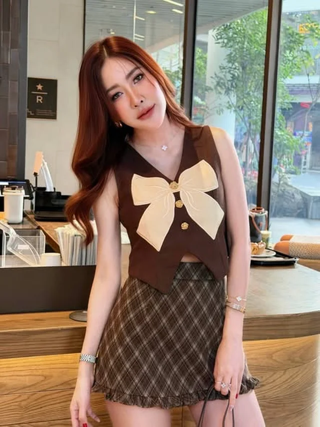 ชุดเซ็ตเสื้อกั๊กโบว์กับกระโปรงลายสก๊อต thumbnail 3