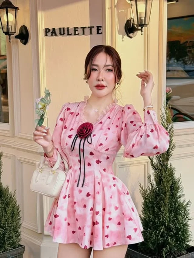 PAULETTE เดรสสั้นสีชมพูลายหัวใจ thumbnail 4