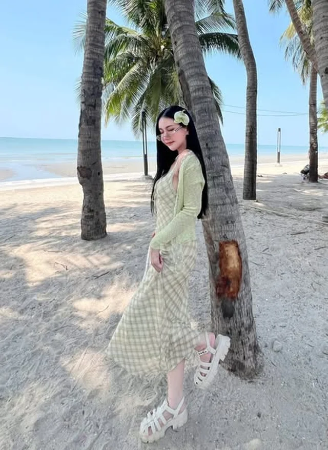 เดรสยาวลายตารางสีเขียวมิ้นท์พร้อมเสื้อคลุม thumbnail 3