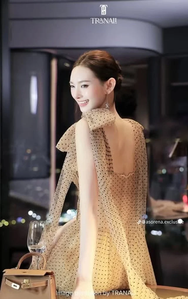ชุดราตรียาวสีเบจลายจุด TRANALI Brand thumbnail 4