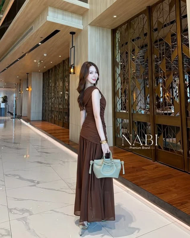 NABI เดรสยาวไหล่เดียวสีน้ำตาล thumbnail 3