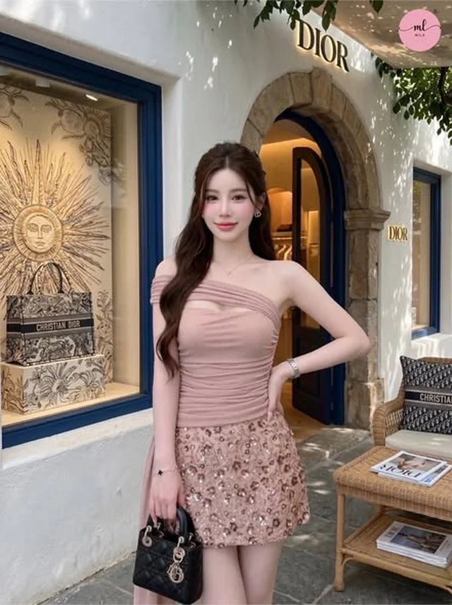 ชุดเซ็ตเสื้อไหล่เดียวและกระโปรงสั้นเลื่อมโทนชมพู Size L thumbnail 5