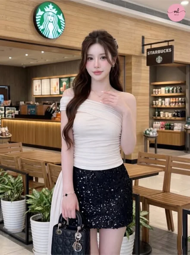 ชุดเซ็ตเสื้อไหล่เดียวและกระโปรงสั้นเลื่อม Size L thumbnail 2