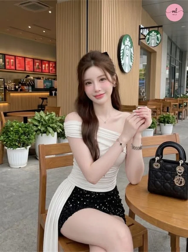ชุดเซ็ตเสื้อไหล่เดียวและกระโปรงสั้นเลื่อม Size L thumbnail 5