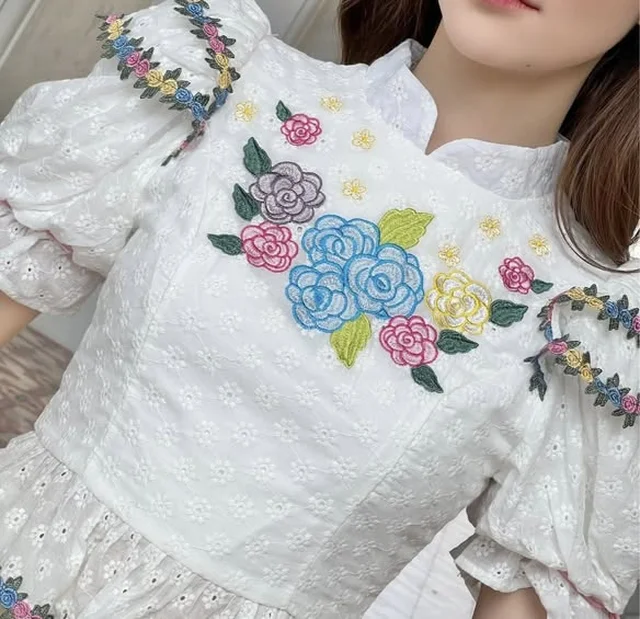 Paradise Thai Jirada ชุดไทยประยุกต์งานปักดอกไม้ thumbnail 3