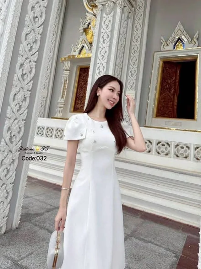 เดรสยาวสีขาวแขนพอง A line Code 032 by Rattana PT thumbnail 2