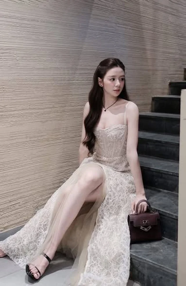 เดรสลูกไม้สายเดี่ยวทรงยาว Size S M thumbnail 2
