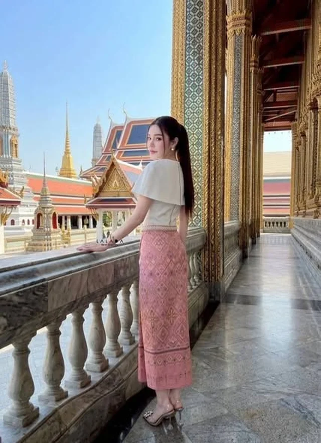 ชุดไทยประยุกต์ LALADA โทนชมพู ขาว เสื้อคอปก thumbnail 5