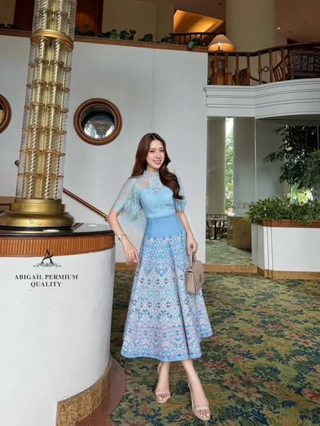 ชุดเดรสออกงาน Abigail โทนฟ้า thumbnail 5